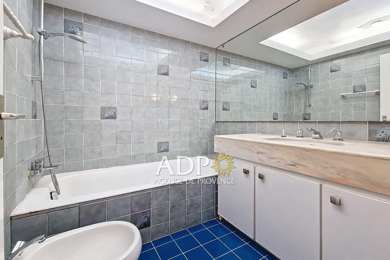 Appartement - 94 m² - 4 pièces