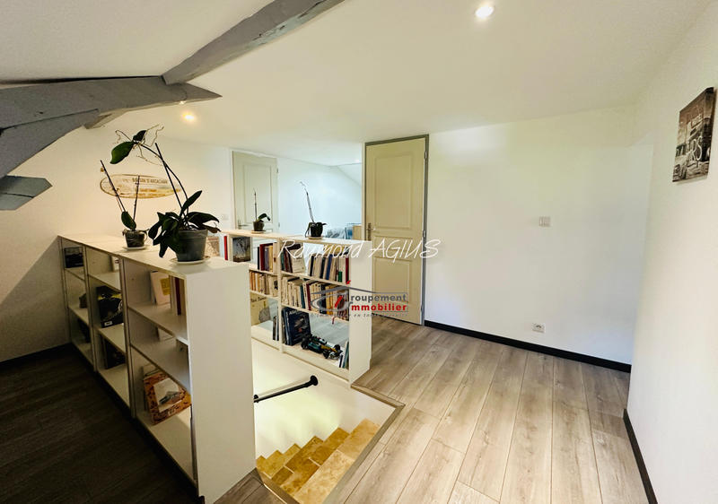 Maison - 263 m² - 11 pièces