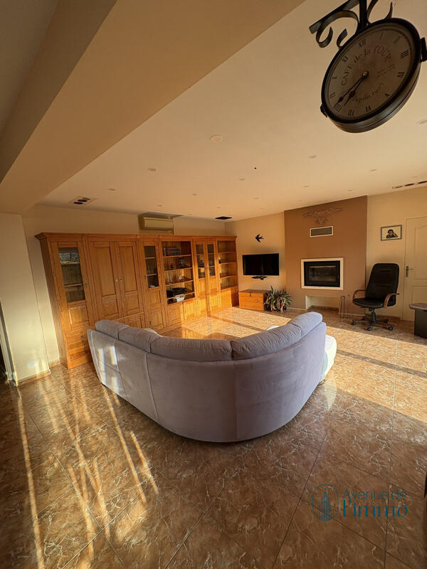 Maison - 176 m² - 7 pièces