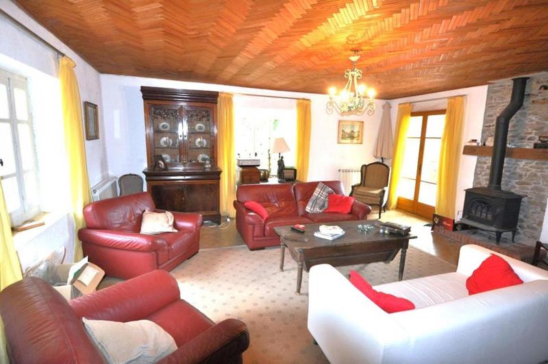 Corps de ferme - 700 m² - 8 pièces