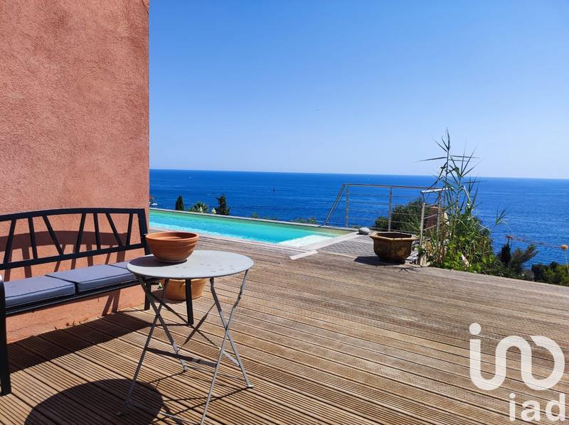 Maison - 215 m² - 7 pièces