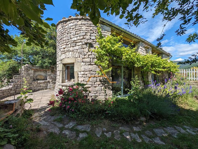 Maison en pierre - 74 m² - 4 pièces