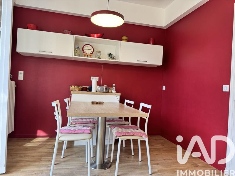 Maison - 250 m² - 8 pièces