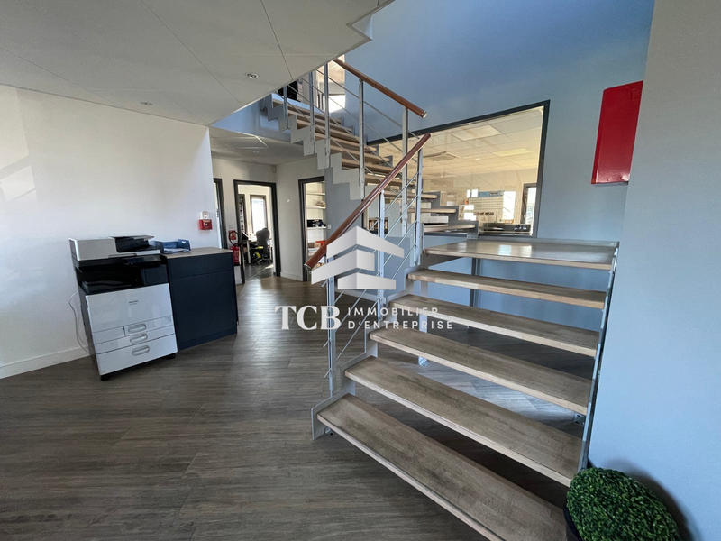 Bureau - 487 m²