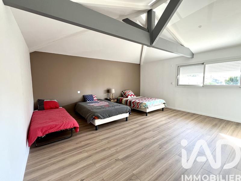 Maison - 270 m² - 8 pièces