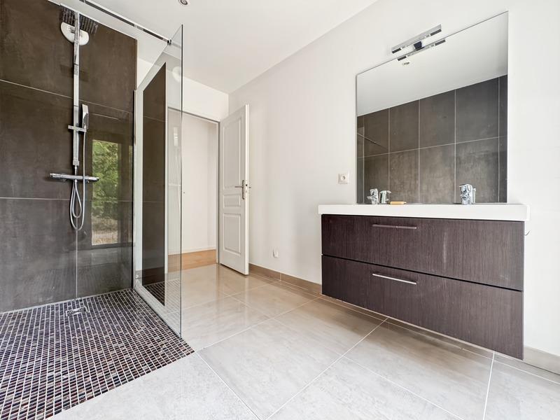 Maison - 234 m² - 7 pièces