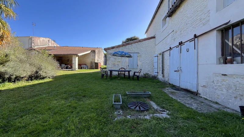 Maison - 265 m² - 6 pièces