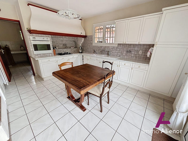 Maison - 165 m² - 6 pièces