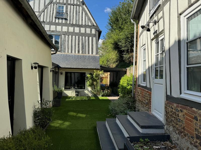 Maison - 175 m² - 14 pièces