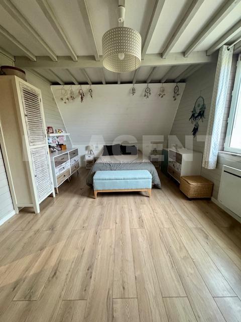 Maison - 205 m² - 6 pièces