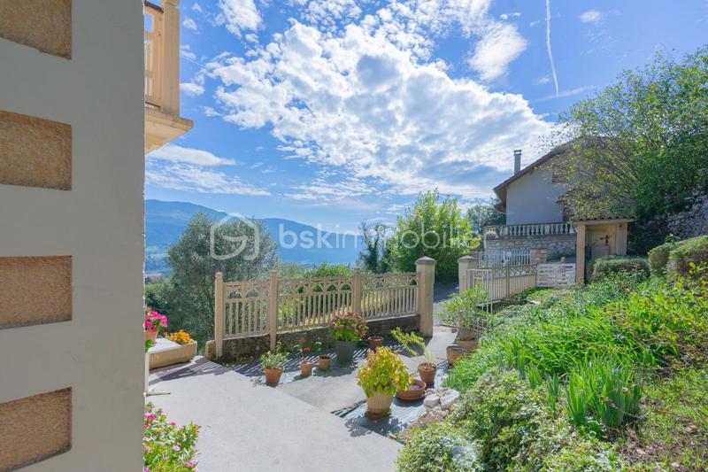 Maison traditionnelle - 100 m² - 4 pièces