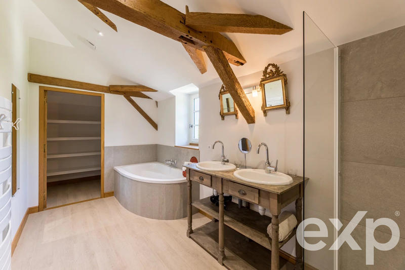 Maison - 509 m² - 12 pièces