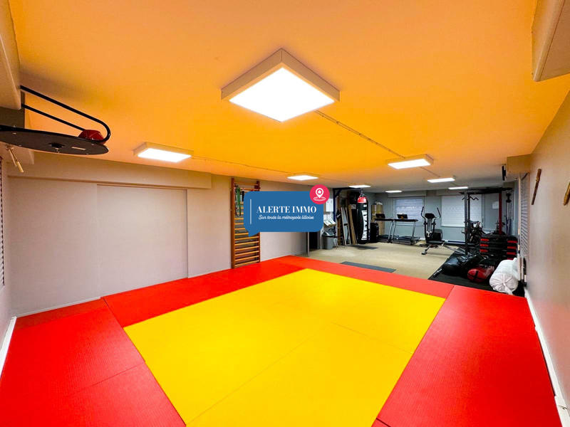 Bureau - 742 m² - 30 pièces