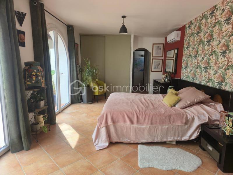 Propriété - 400 m² - 8 pièces