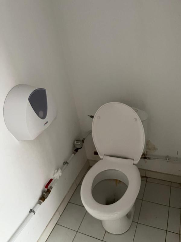 Local commercial - 97 m² - 3 pièces