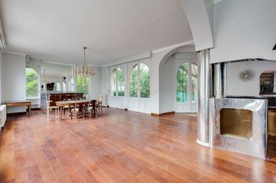 Maison - 255 m² - 7 pièces