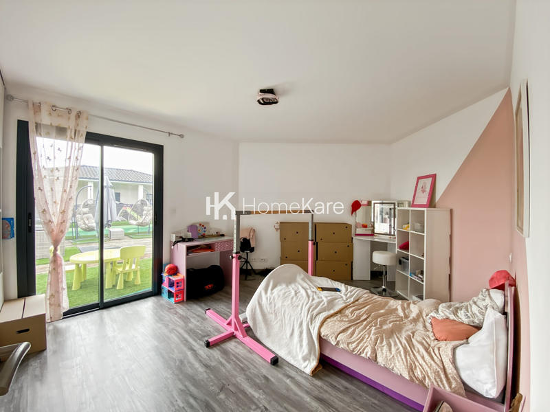 Maison - 275 m² - 8 pièces