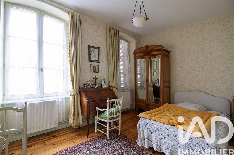 Maison - 345 m² - 11 pièces