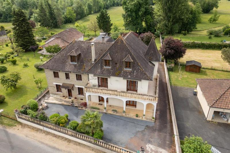 Maison - 177 m² - 8 pièces