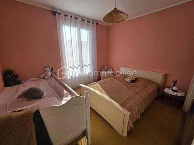 Maison - 99 m² - 5 pièces