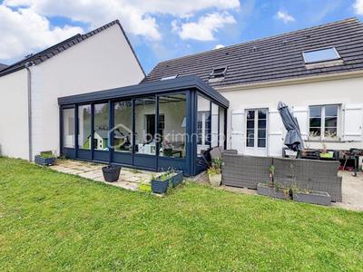 Maison - 202 m² - 8 pièces