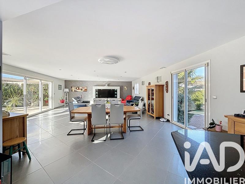 Maison - 198 m² - 7 pièces