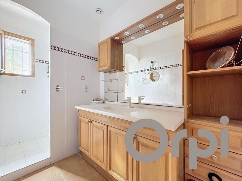 Maison - 178 m² - 6 pièces