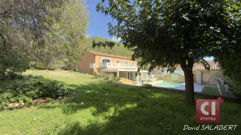 Maison - 163 m² - 6 pièces