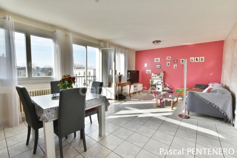 Appartement - 80 m² - 4 pièces