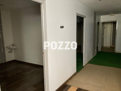 Local commercial - 102 m²