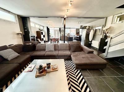 Maison - 180 m² - 5 pièces