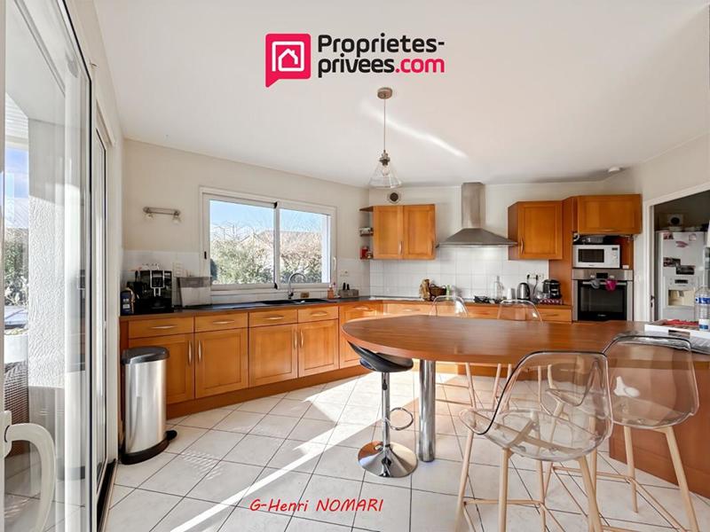 Maison - 185 m² - 9 pièces