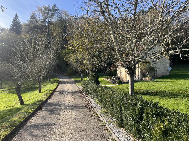 Maison - 420 m² - 14 pièces