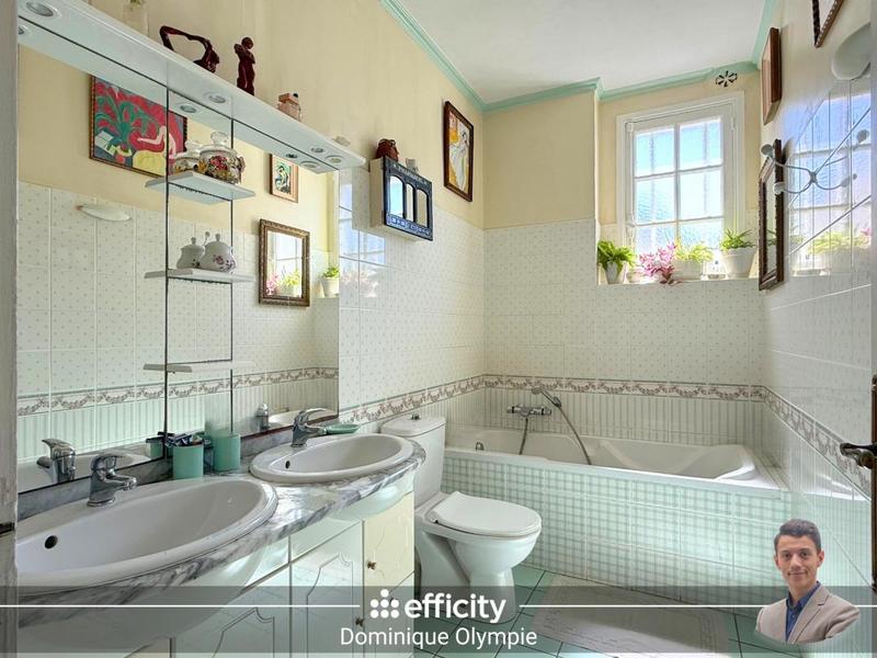 Maison - 193 m² - 7 pièces