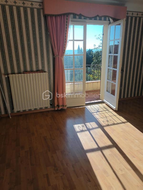 Maison traditionnelle - 248 m² - 9 pièces