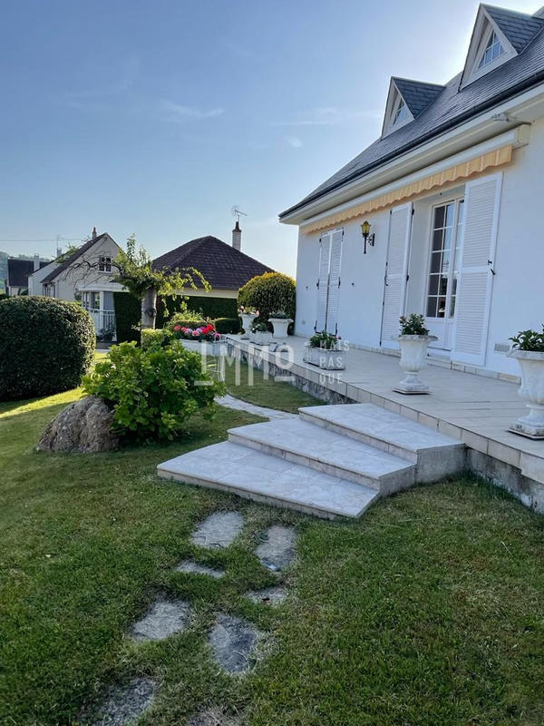 Maison - 231 m² - 10 pièces