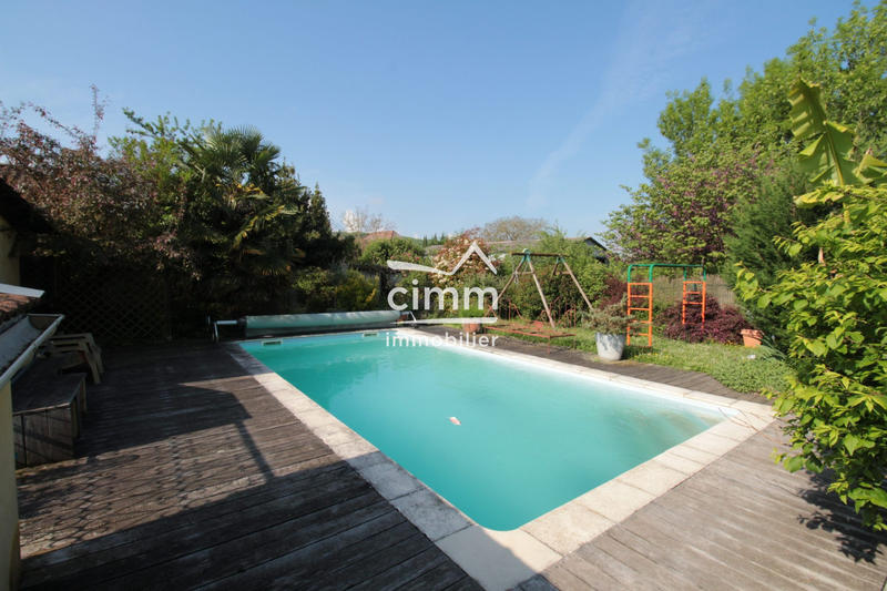 Villa - 100 m² - 5 pièces