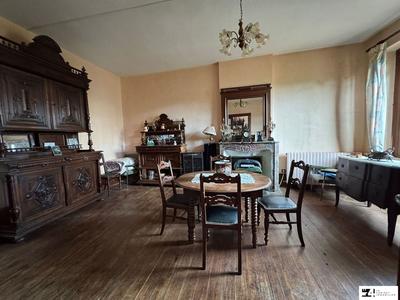 Maison traditionnelle - 331 m² - 9 pièces