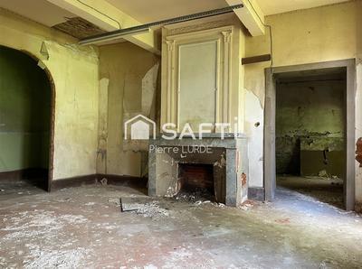 Maison - 225 m² - 8 pièces