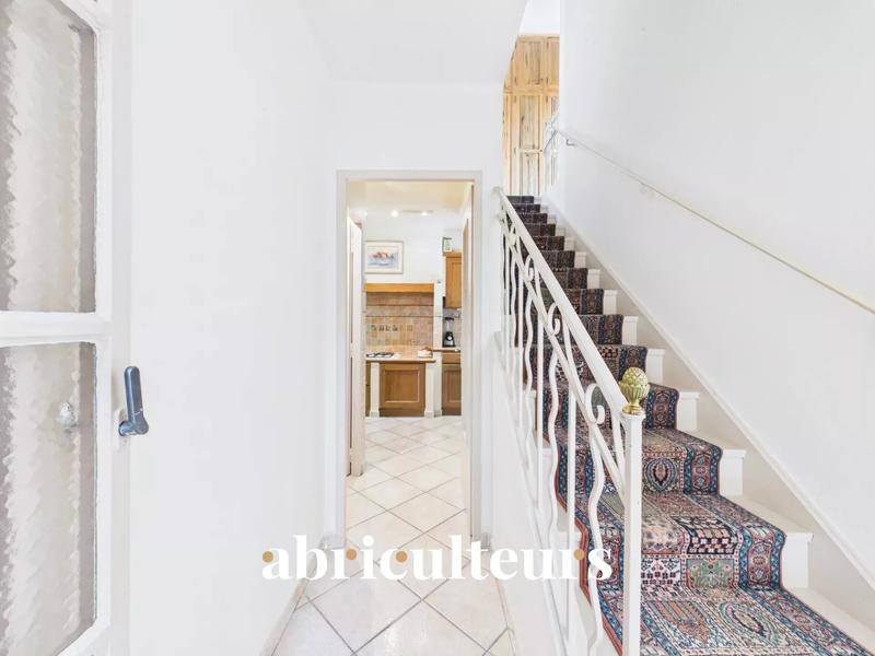 Maison - 94 m² - 5 pièces