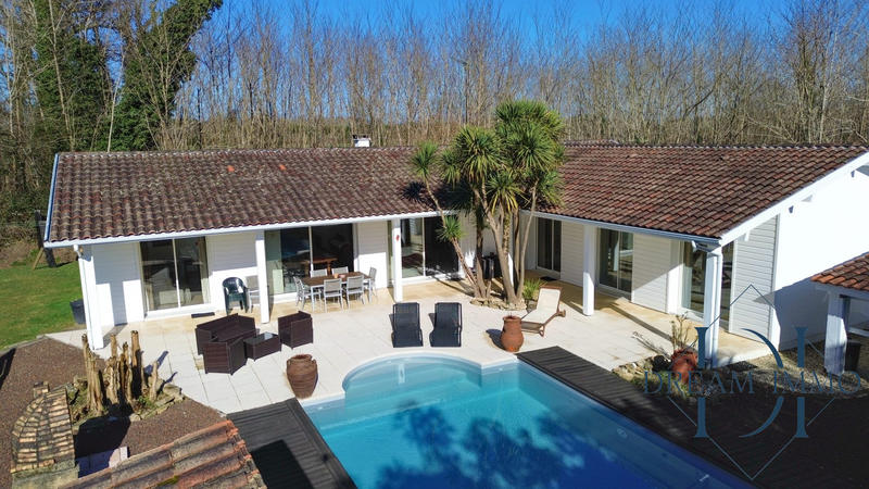 Maison - 139 m² - 5 pièces