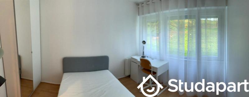 Chambre - 99 m² - 1 pièce