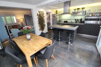 Maison - 87 m² - 6 pièces