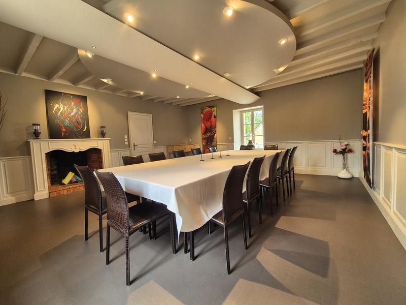 Maison ancienne - 530 m² - 11 pièces