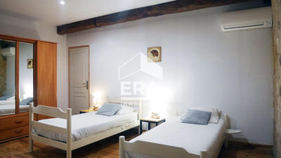 Maison - 220 m² - 6 pièces