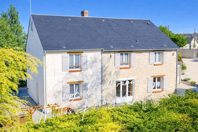 Maison - 165 m² - 9 pièces