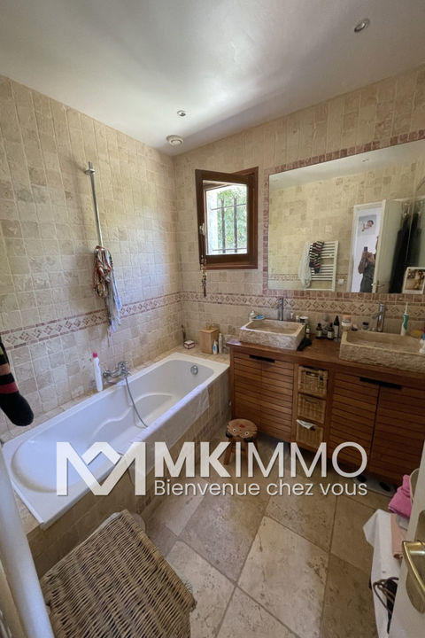 Maison jumelée - 136 m² - 4 pièces
