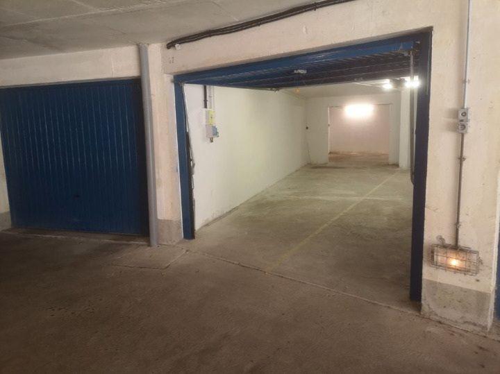 Parking / Garage - 115 m²