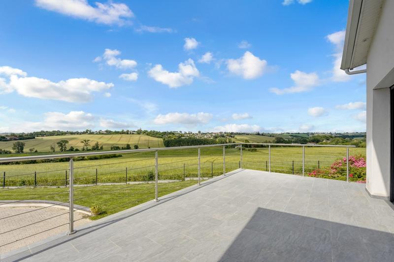 Maison contemporaine - 262 m² - 7 pièces