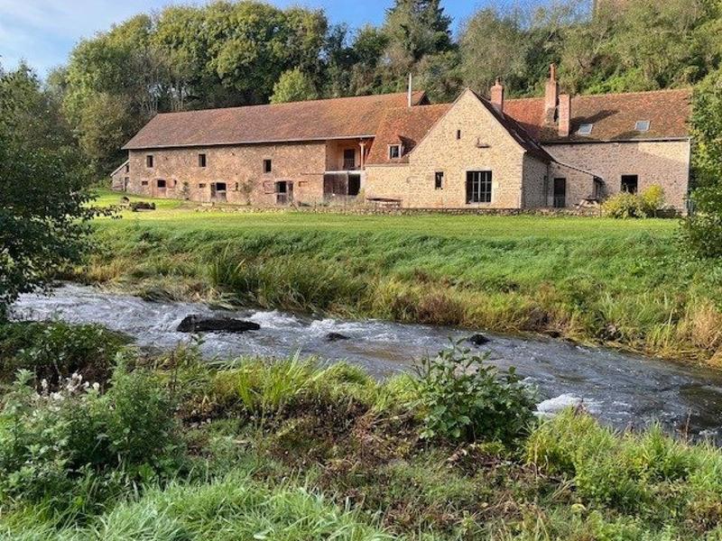 Maison - 420 m² - 9 pièces